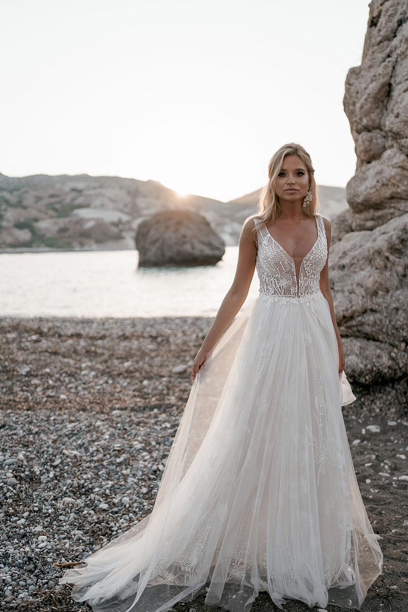 Dama Couture Hochzeitskleid Dandelion mit glitzernder Spitze in Pusteblumen-Optik